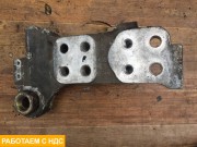 Кронштейн переднего бампера правый